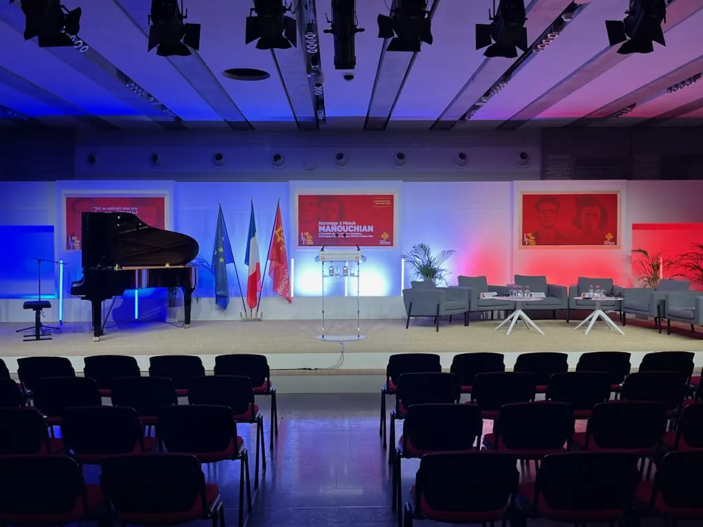 Plateau de la cérémonie d'hommage à Missak Manouchian